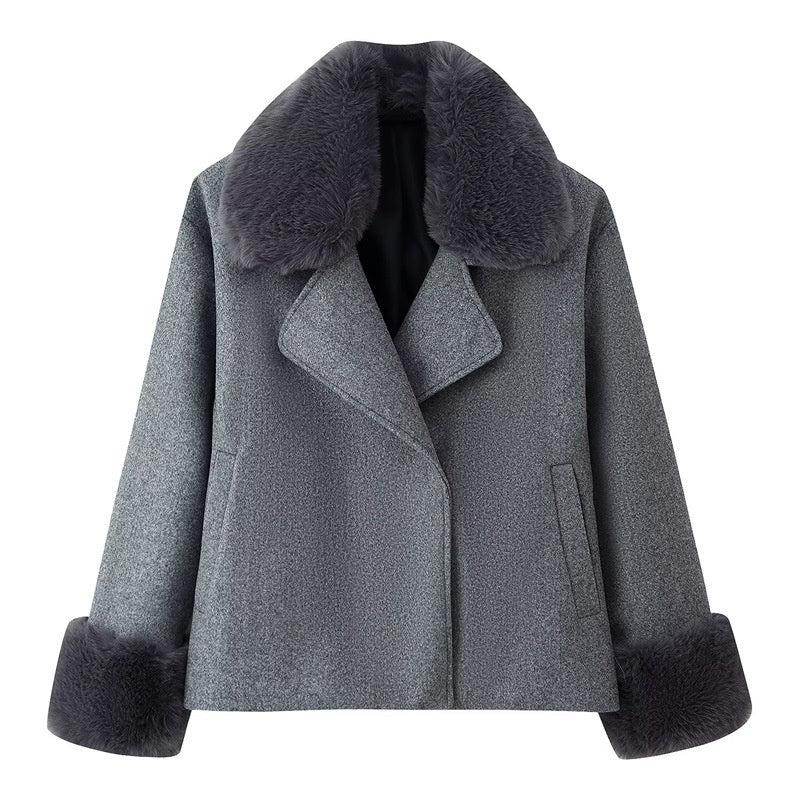 Women's Short Wool Coat With Fur Collar Decoration